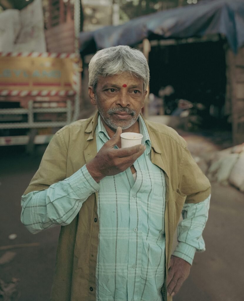 The Unspoken Bond Between Tea Vendors and Their Regular Customers