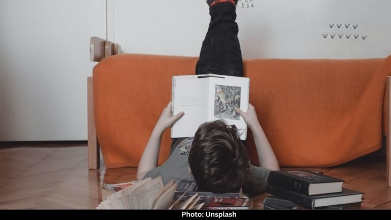 Why We Can’t Resist Sitting on the Floor Even With Sofas Around